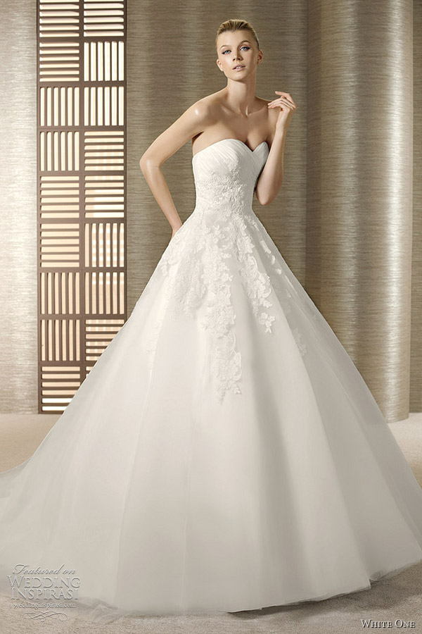 White One Wedding Dresses 2012 | Wedding Inspirasi