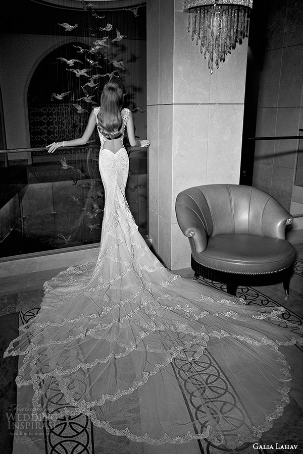https://www.weddinginspirasi.com/wp-content/uploads/2015/01/galia-lahav-2015-jazz-age-wedding-dress-lace-strap-sweetheart-neckline-corset-bodice-low-cut-back-mermaid-bridal-gown-madison-1503-back.jpg