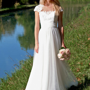 cymbeline bridal 2015 istoua romantic wedding dress lace cap sleeve