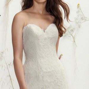 lillian west spring 2016 bridal strapless sweetheart neckline lace embroidery fit to flare beautiful mermaid wedding dress style 6399