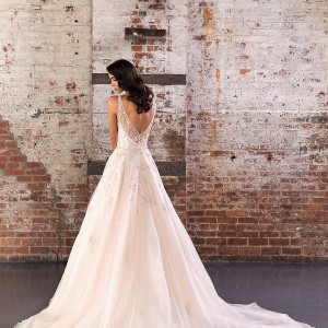 justin alexander spring 2017 bridal sleeveless illusion bateau neckline sweetheart deep plunging neckline pretty romantic a  line wedding dress v back chapel train (9848) bv