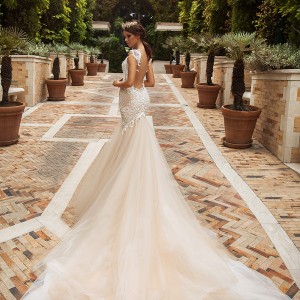 crystal design 2017 bridal sleeveless with strap sweetheart neckline heavily embellished bodice tulle fit and flare mermaid wedding dress low back royal train (solange) bv