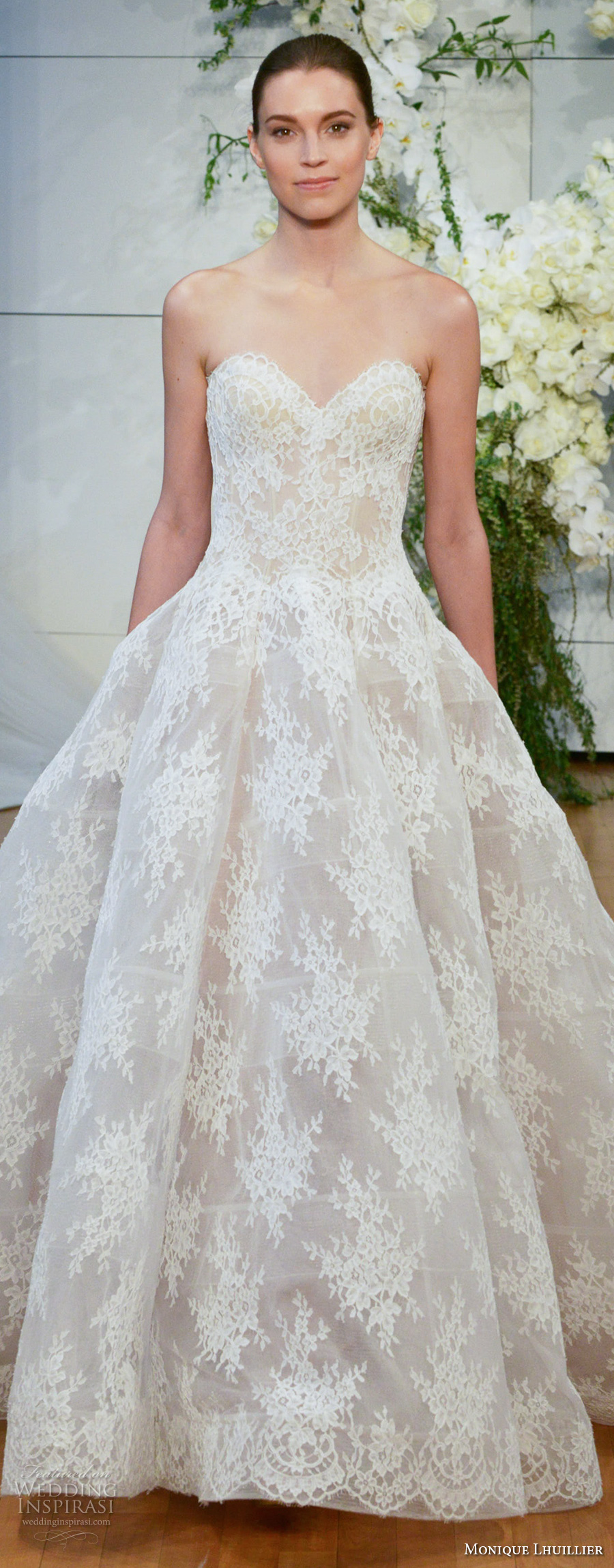 monique lhuillier lace wedding dress