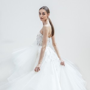 oscar de la renta spring 2018 bridal wedding inspirasi featured dresses gowns collection