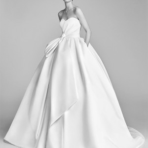 viktor and rolf spring 2018 bridal strapless sweetheart bow waist ball gown wedding dress (9) mv pocket train romantic modern