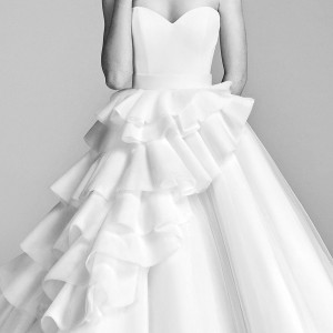 viktor and rolf spring 2018 bridal strapless sweetheart ruffle skirt a line wedding dress (2) zv romantic