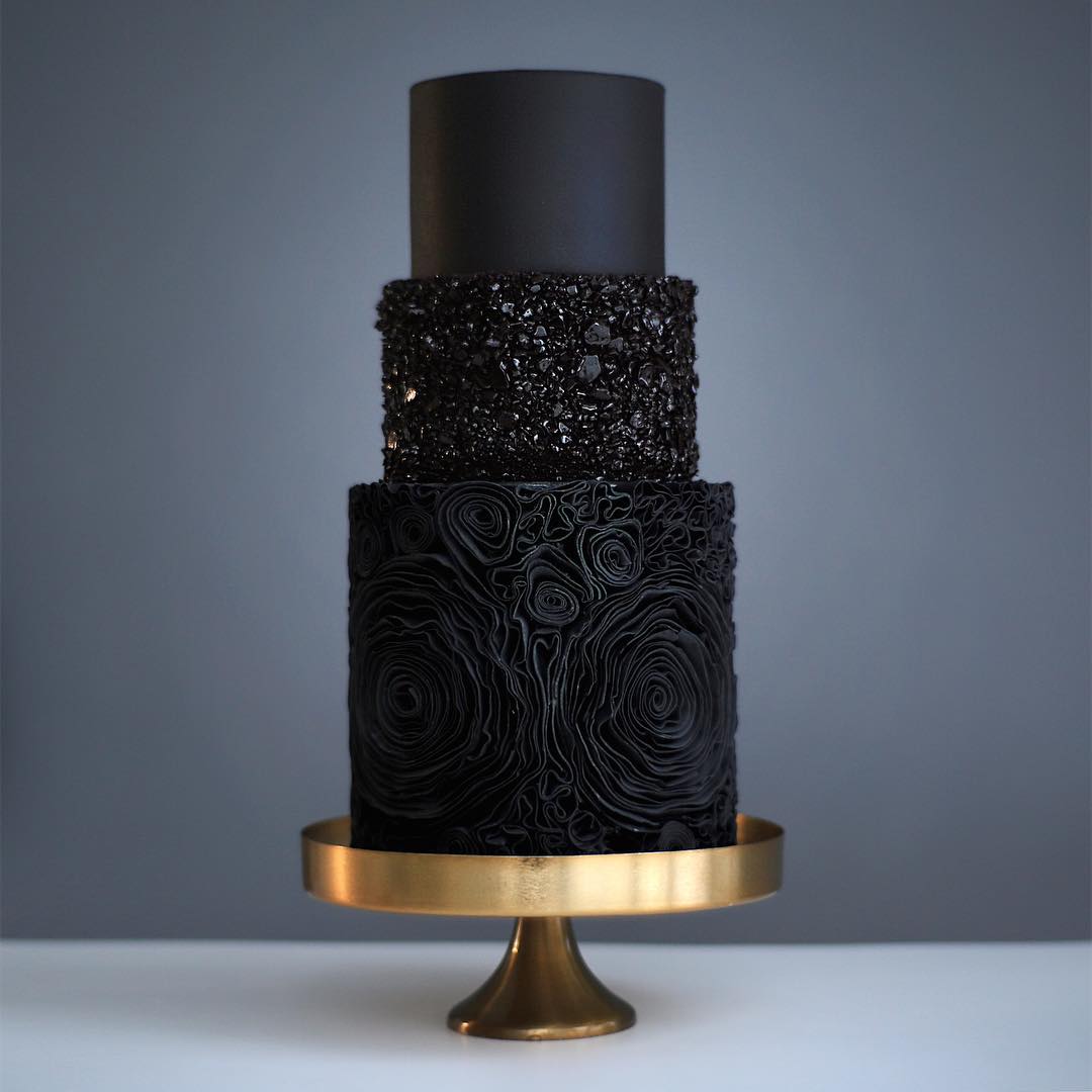 black 3 tier wedding cake (15) mv