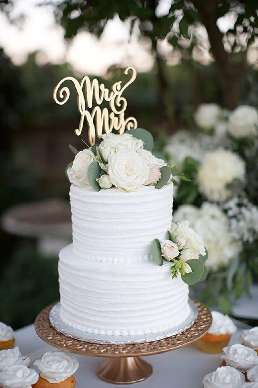 white 2 tier white floral wedding cake (13) mv