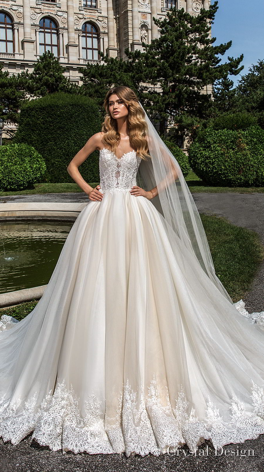 Sweetheart Neckline Princess Ball Gown Wedding Dress