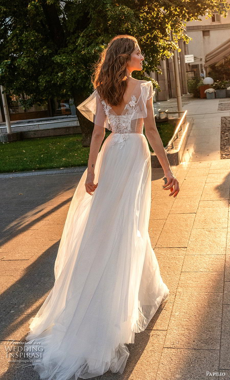 Papilio Light 2019 Wedding Dresses — “Cosmopolitan City” Bridal ...