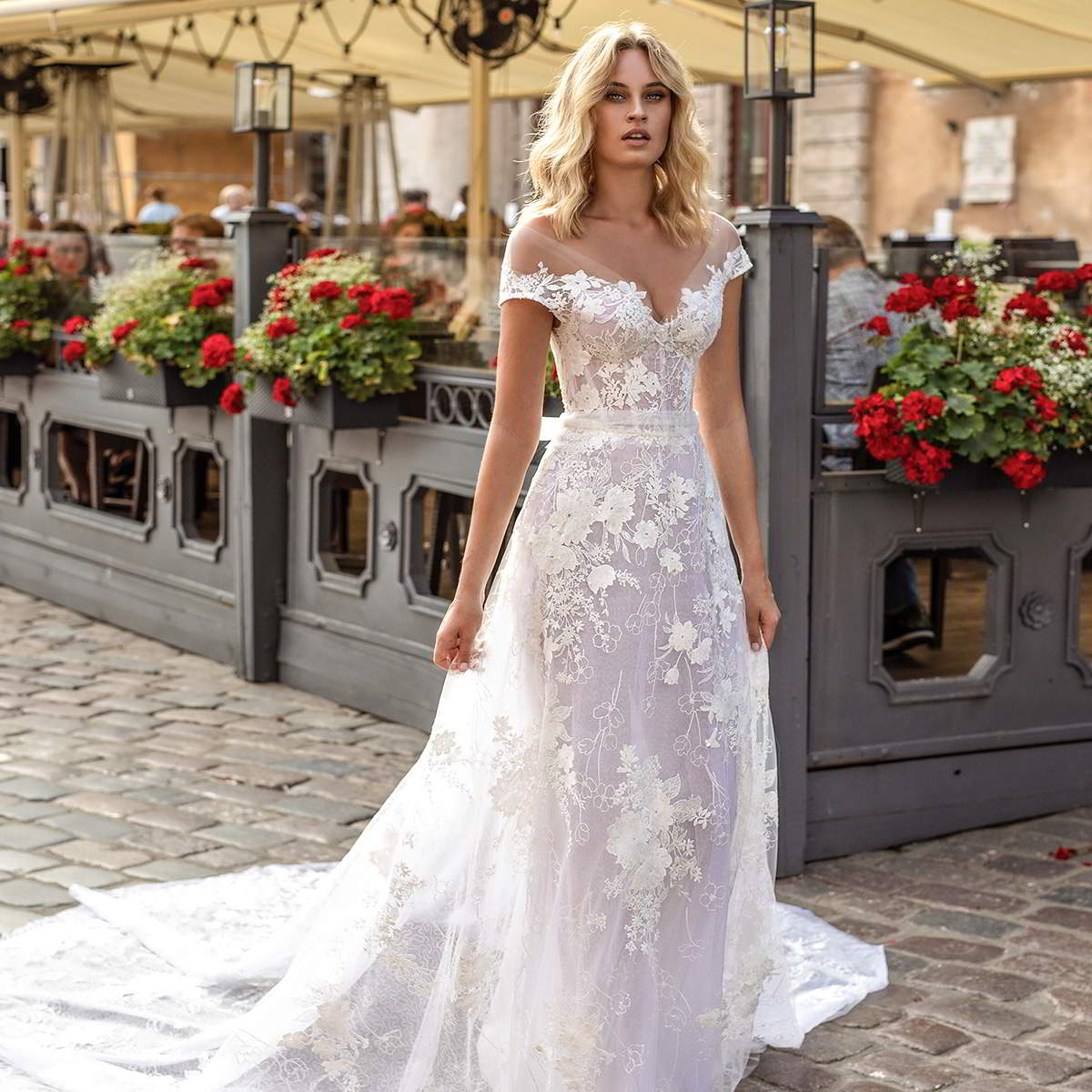 Helena kolan hotsell wedding dress price