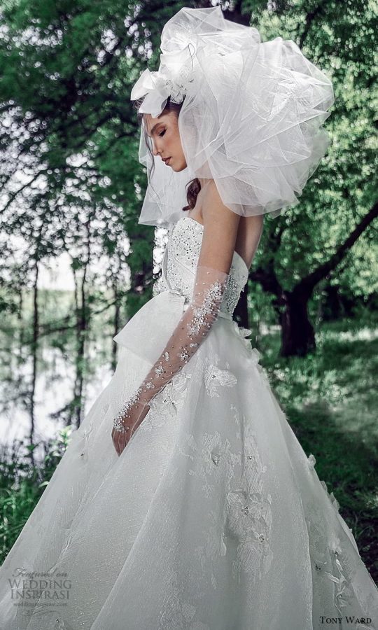 Tony Ward La Mariée Spring 2022 Wedding Dresses | Wedding Inspirasi