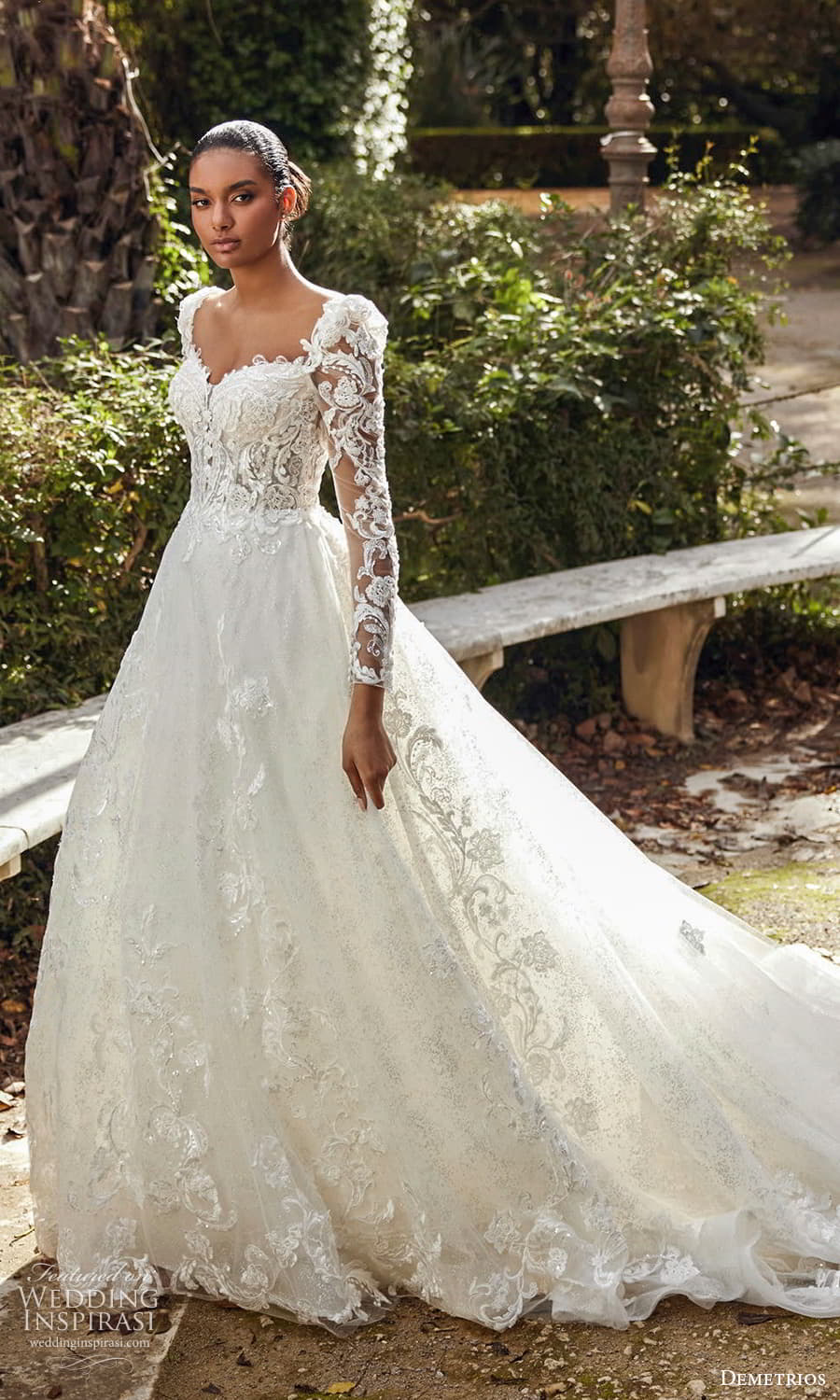 Queen anne neckline lace wedding dress best sale